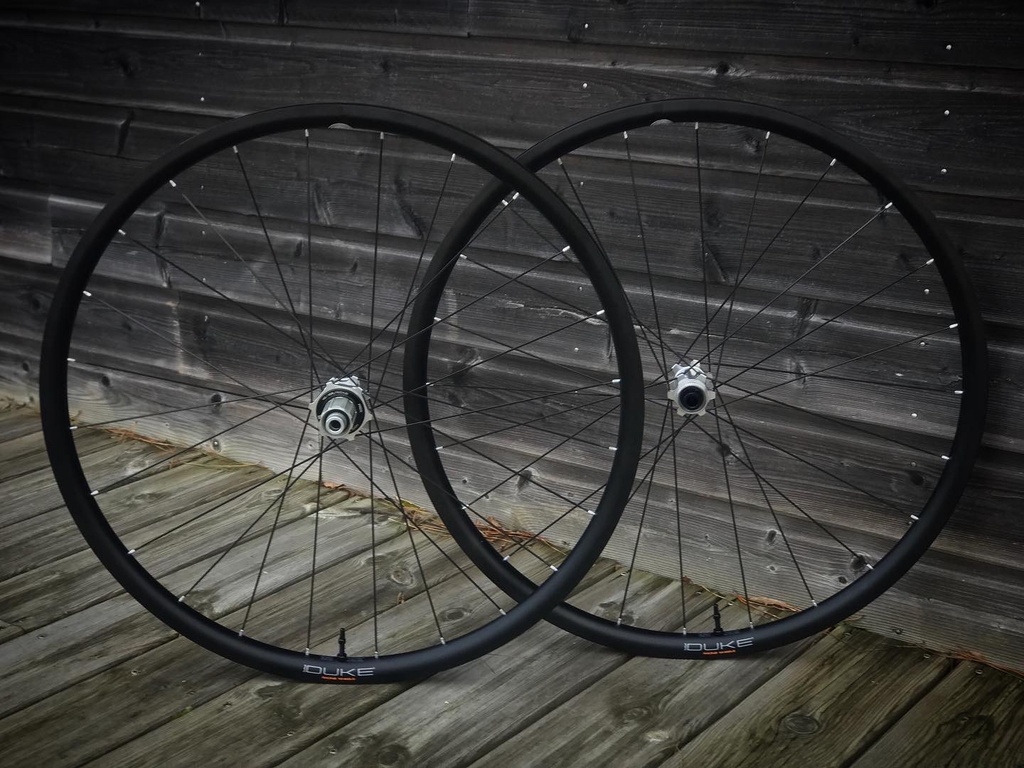 DUKE WR25 700C | HOPE PRO5 SP24 CL