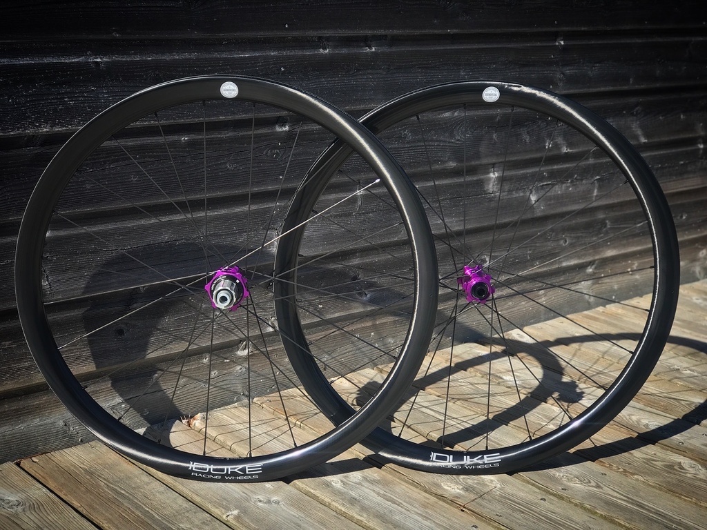 DUKE BACCARA 36 SLR2 | HOPE PRO5 SP24 CL 