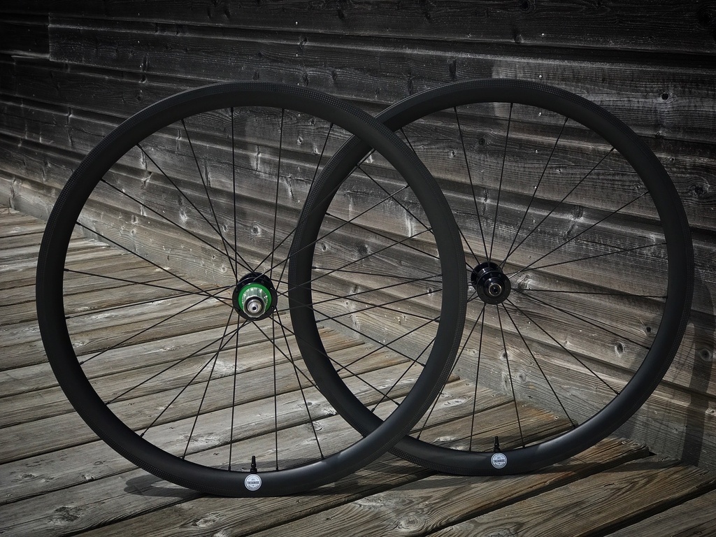 AR36 patins | HOPE RS4