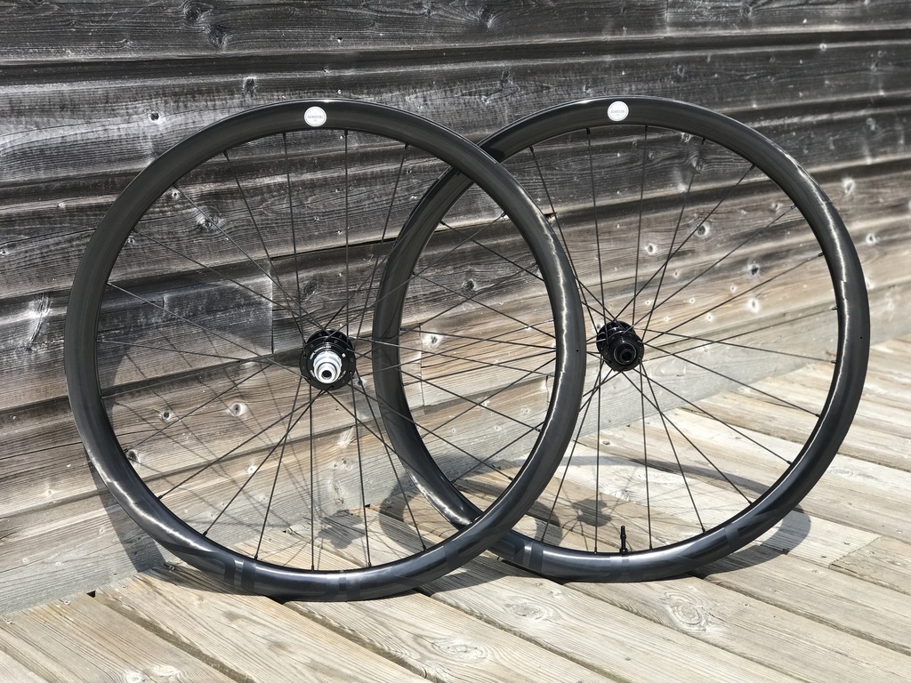 DUKE BACCARA X 36 SLR2 | HOPE PRO5 