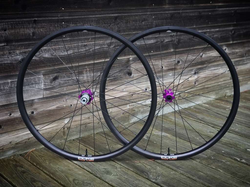 DUKE WR25 ou WRX25 | HOPE PRO5 SP24 CL