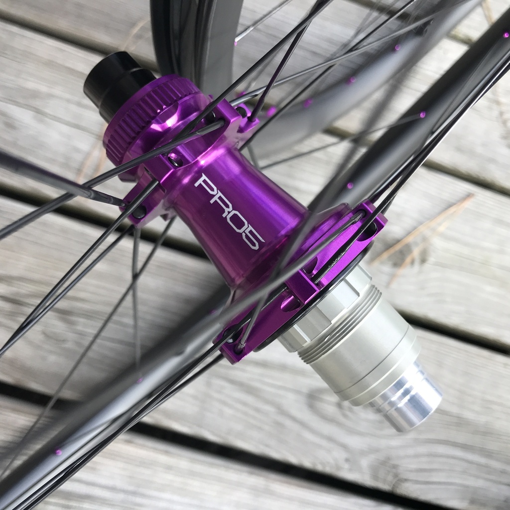 ROUES CARBONE 24 HOOKLESS | HOPE PRO5 SP24 CL | SAPIM | BERD