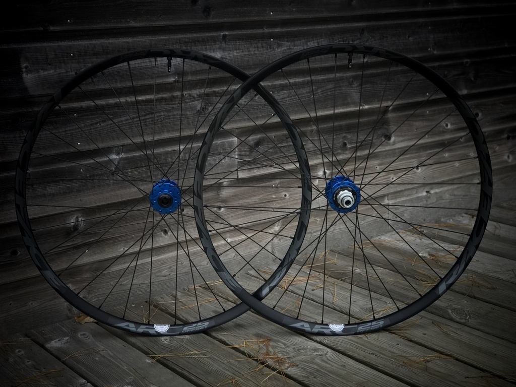 RACE FACE ARC OFFSET 25 | HOPE PRO5