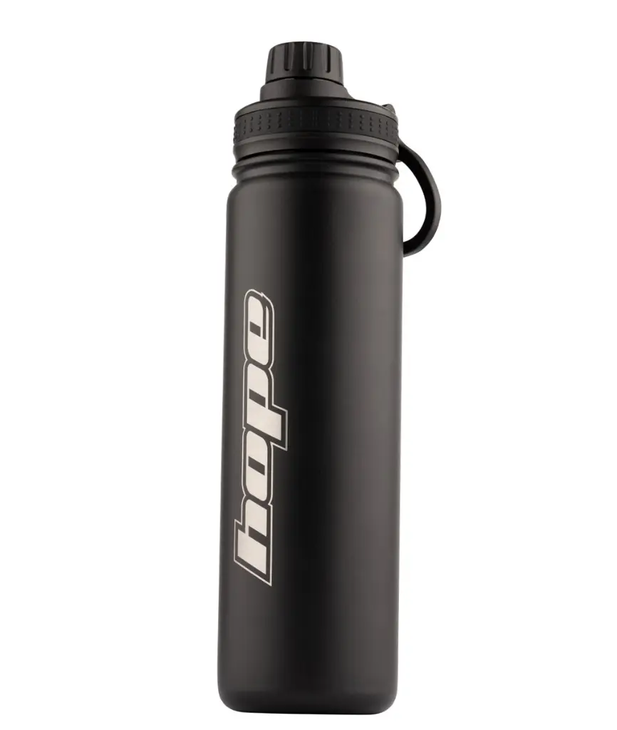 web_insulated_bottle_2.webp